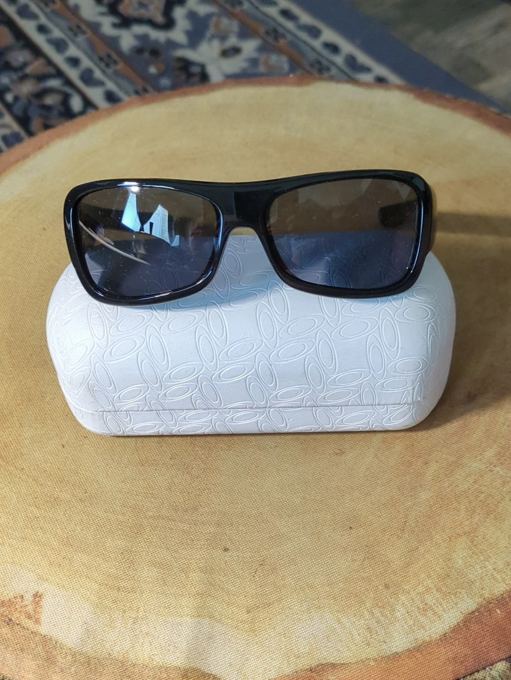 Oakley NO SCRATCHES Black Polarized Sunglasses - Classic Rectangle - Picture 1 of 10
